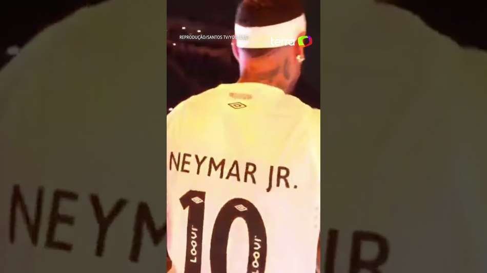 Neymar se emociona em sua apresentação no Santos
