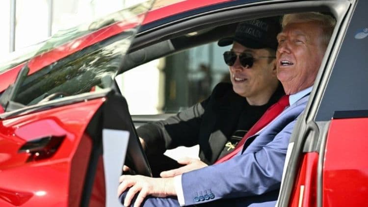 Presidente-executivo da Tesla destaca foco na indústria de veículos elétricos.; Reprodução: AFP