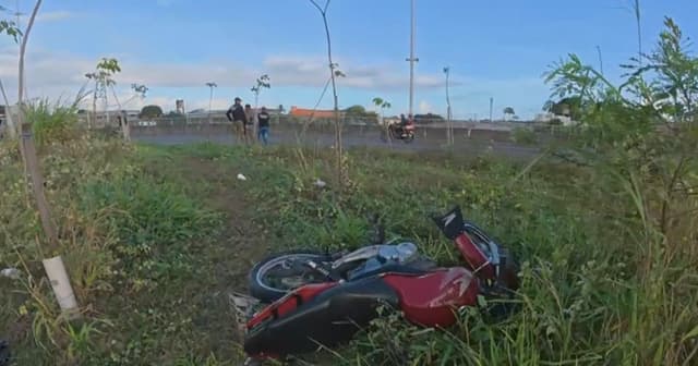 Acidente entre carro e moto em Salvador deixa dois mortos no Pirajá. Legenda da imagem. Reprodução: Retorno do item 11