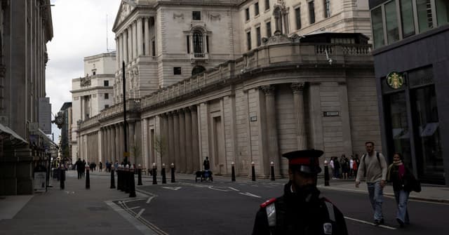 Governo britânico registra endividamento de 151,9 bilhões de libras no ano fiscal de 2024/25. Reprodução: Reuters