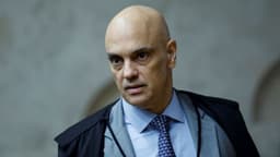 Moraes questiona Cid sobre monitoramento de Bolsonaro