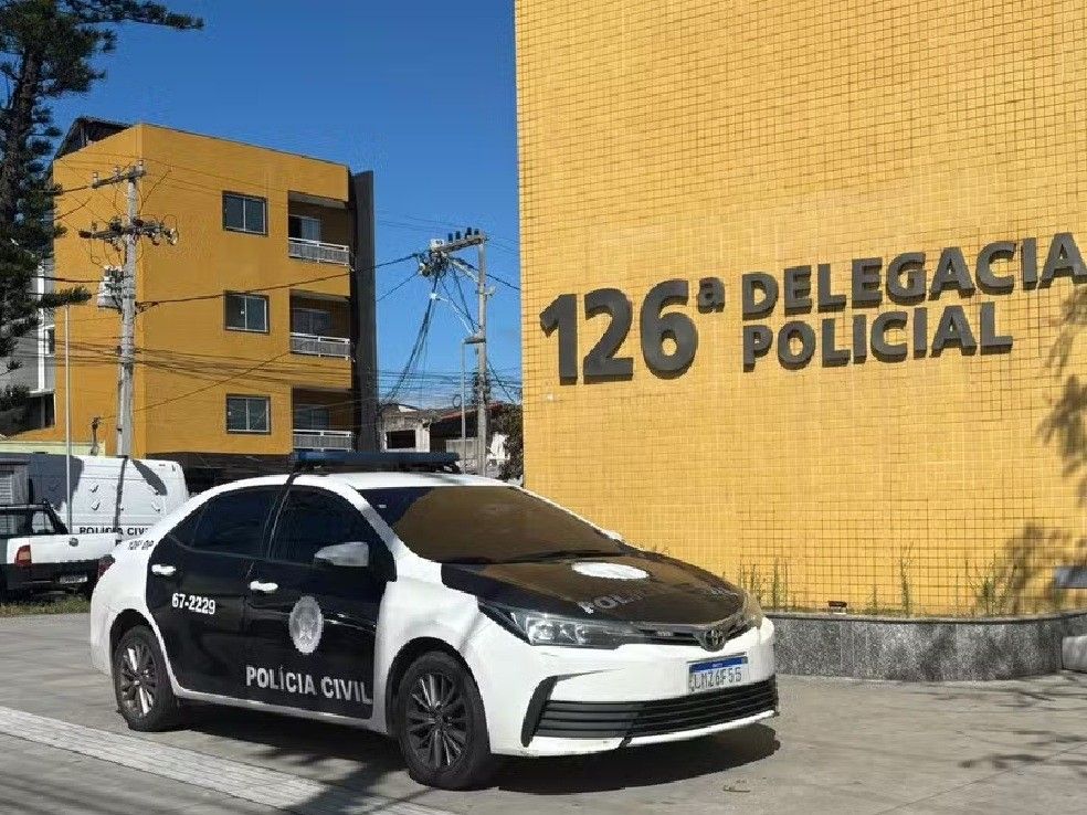 Suspeito é preso em Cabo Frio após discussão por bola de futebol.. Reprodução: G1