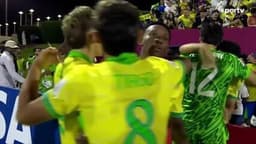 João Pedro brilha nos pênaltis contra a França pela Copa do Mundo Sub-17. Reprodução: Globo