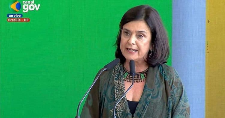 Nísia Trindade fala sobre ataques misóginos em evento