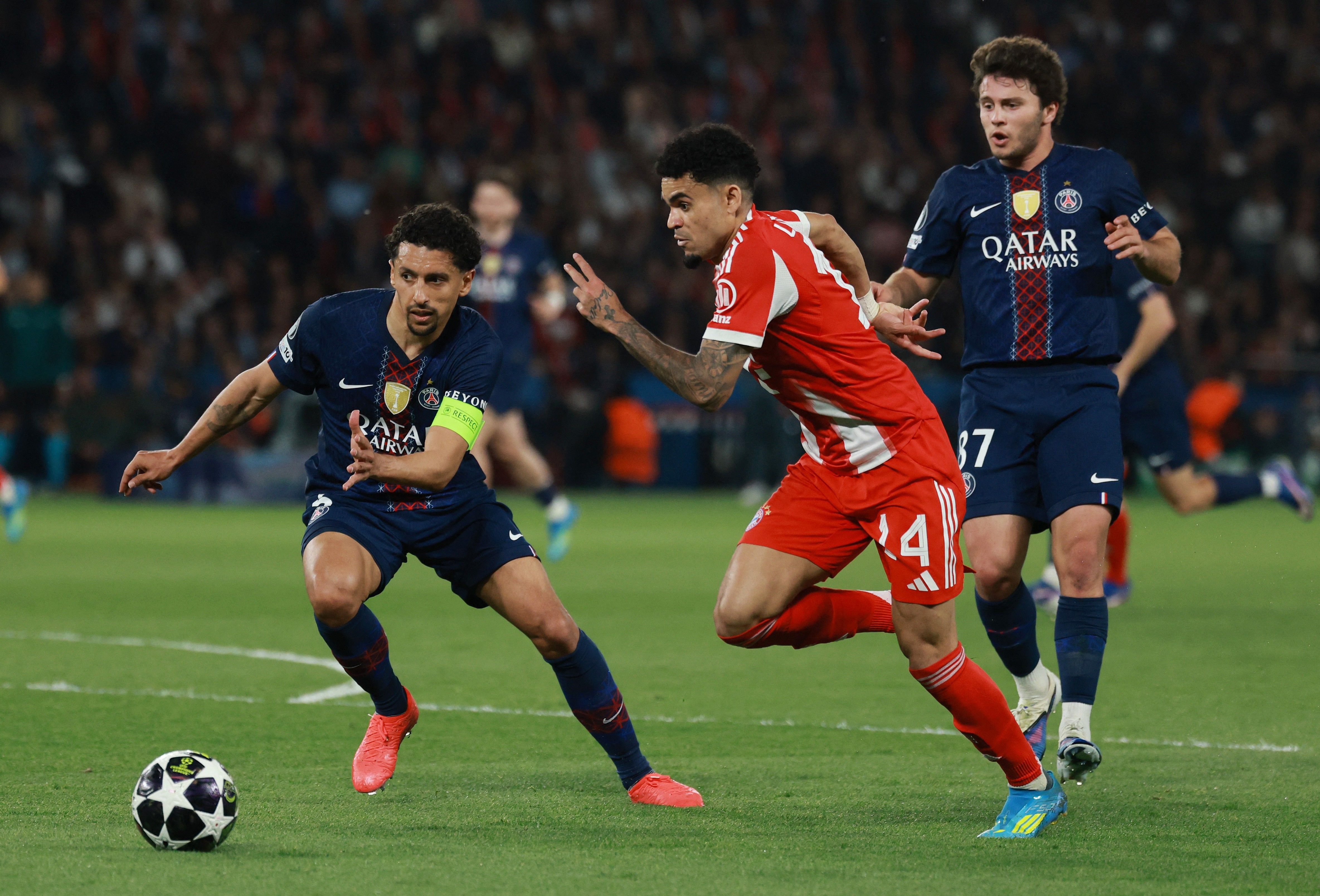 PSG 5 x 4 Bayern: espetáculo à parte, ainda é o futebol de sempre