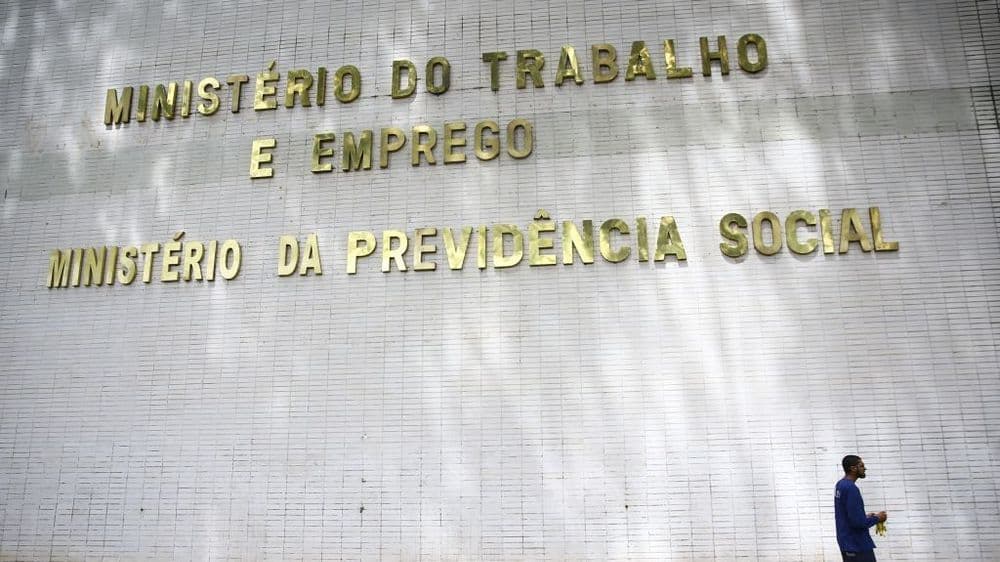 Deputados cobram esclarecimentos sobre caso Previ