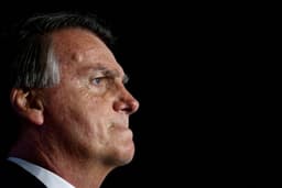 Trump expressa apoio a Bolsonaro em carta, gerando reações negativas no Brasil. Reprodução: Globo