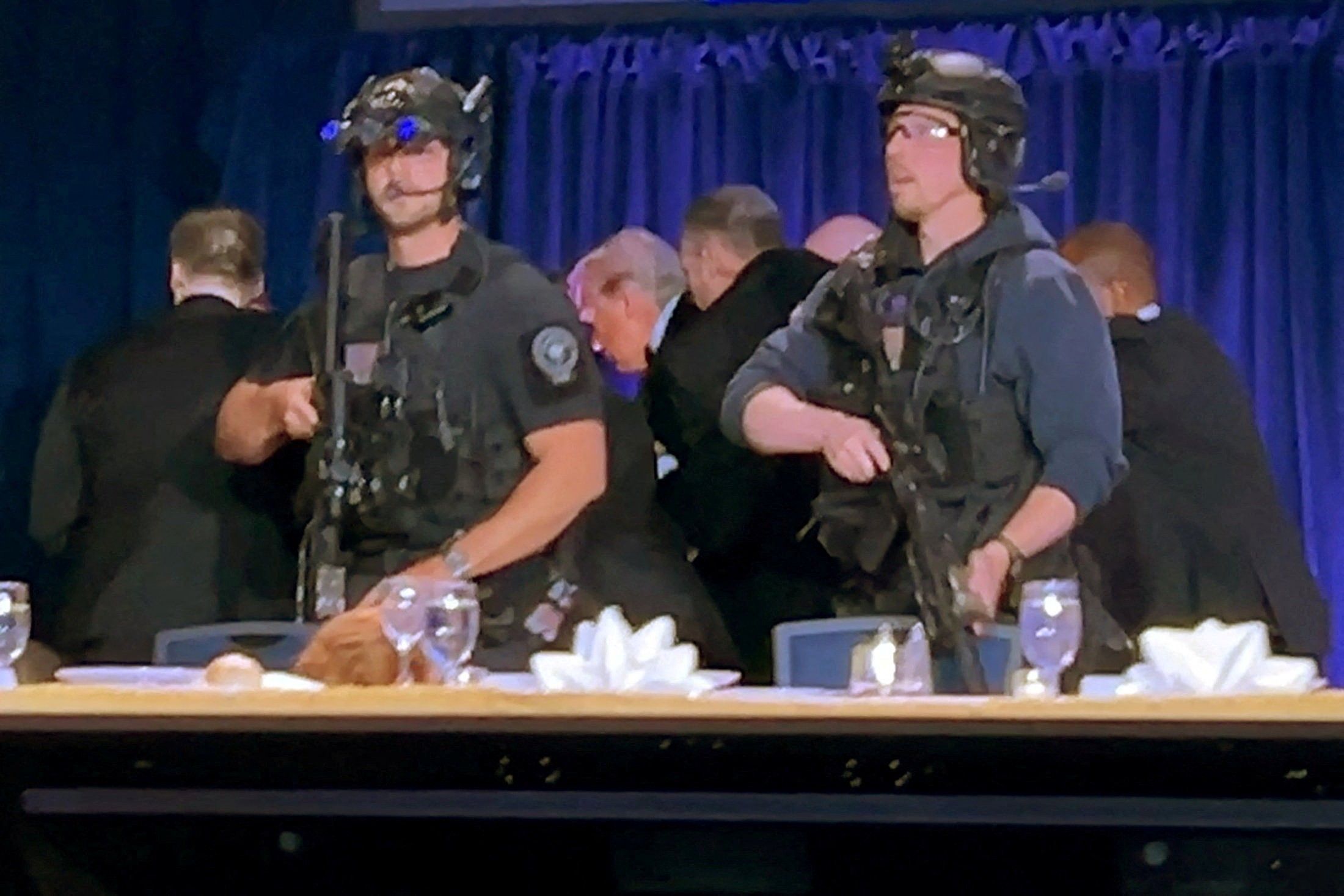 Homem armado invade jantar com Trump; Casa Branca afirma tentativa de assassinato.. Reprodução: G1