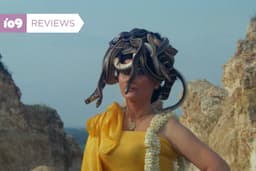 Documentário destaca a carreira da superstar indonésia, com filmes disponíveis na plataforma Shudder. Reprodução: Gizmodo