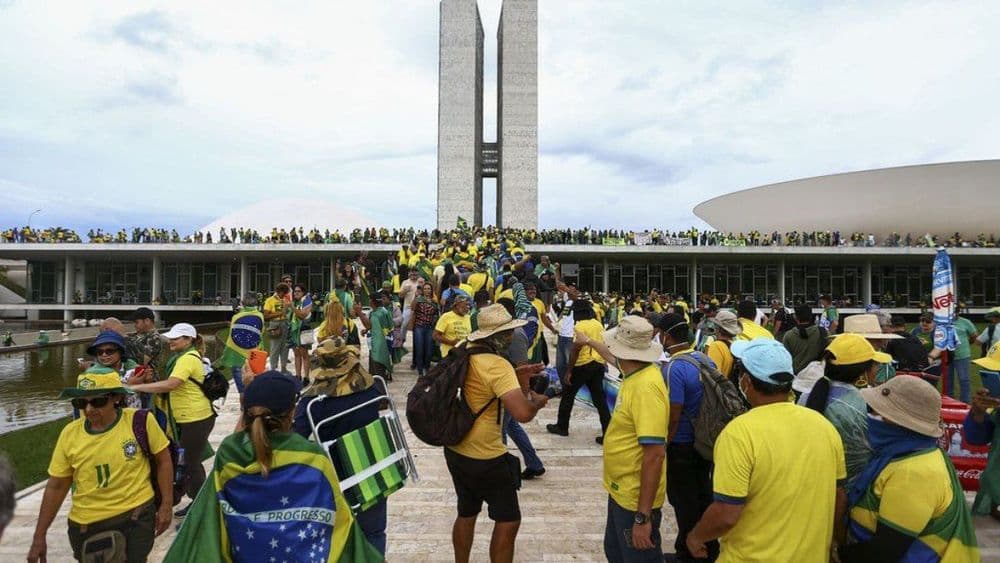 Proposta de redução de penas é discutida, mas exclui ex-presidente e aliados no caso de 8 de janeiro. Reprodução: iG.