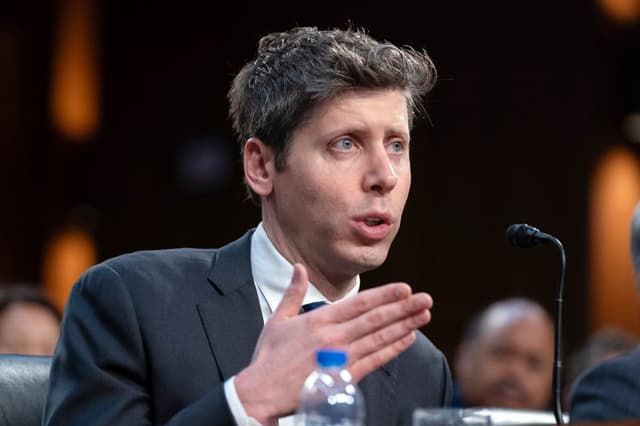Sam Altman, CEO da OpenAI, fala sobre a adaptação da sociedade às mudanças provocadas pela IA.; Reprodução: Business Insider