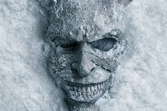 Ethan Hawke estrela 'Black Phone 2', aterrorizando jovens em sua nova sequência. Legenda da imagem. Reprodução: Gizmodo