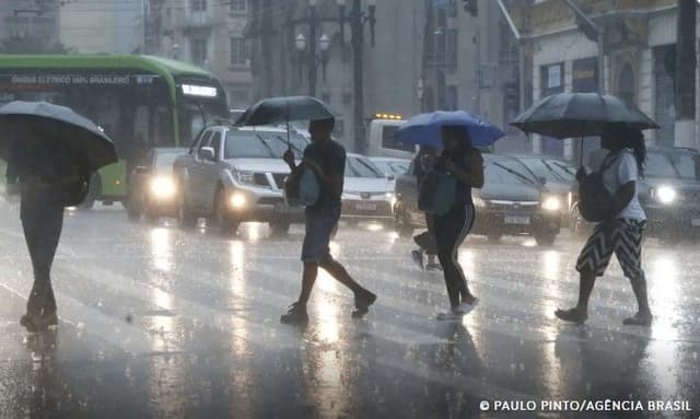 Chuva e instabilidade marcam sexta-feira, com grandes variações climáticas entre regiões do Brasil. Legenda da imagem. Reprodução: Globo