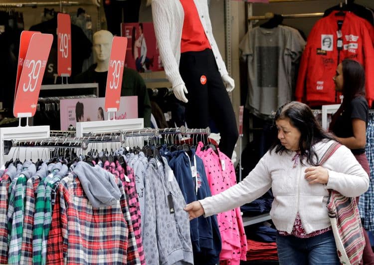 Varejo brasileiro cresce 2,8% em janeiro após quedas