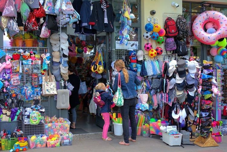 Análise aponta desaceleração econômica no Brasil apesar de alguns indicadores positivos. Reprodução: Globo