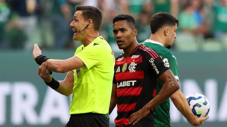 Pênaltis controversos dominam debates sobre o clássico no Allianz Parque. Reprodução: Globo