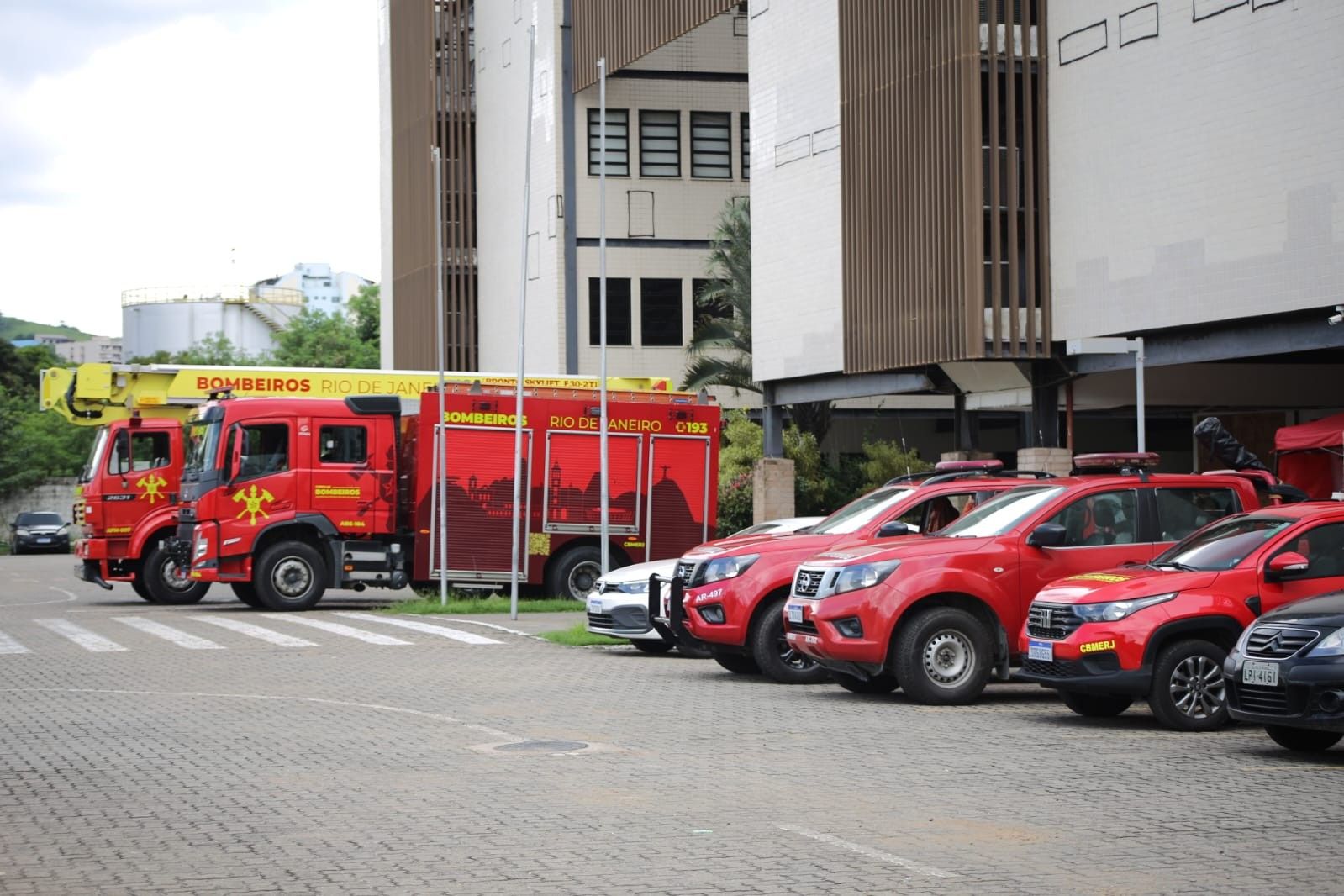 [Corpos de homens encontrados dentro de tanque em Volta Redonda após explosão]. Reprodução: G1
