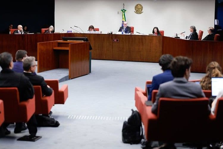 Ministros do STF defendem critérios rigorosos para julgamento de acusados na trama golpista de Jair Bolsonaro. Reprodução: Globo