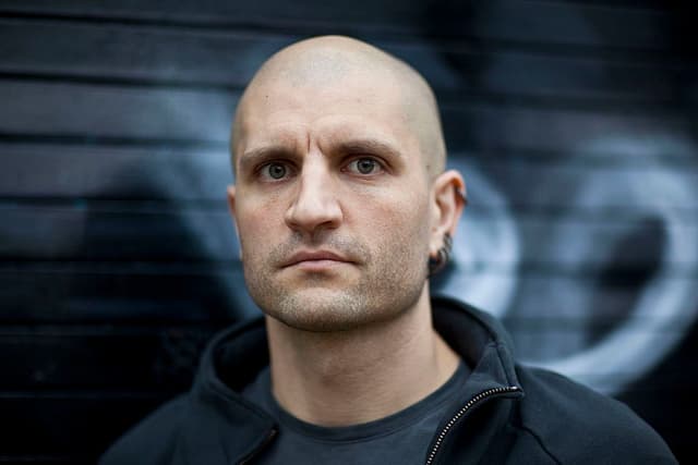 Ficção Científica Sob Crítica: China Miéville e Seus Desafios