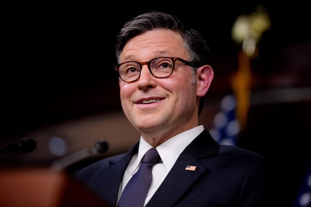 Mike Johnson anuncia acordo para encerrar o shutdown e reabrir agências federais. Legenda da imagem. Reprodução: Retorno do item 11