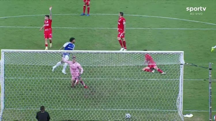 Camisa 9 se prepara para enfrentar o Flamengo no Campeonato Brasileiro. Reprodução: Globo