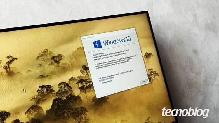 Imagem do Windows 10 mostrando o calendário e a remoção do relógio com segundos. Reprodução: Tecnoblog