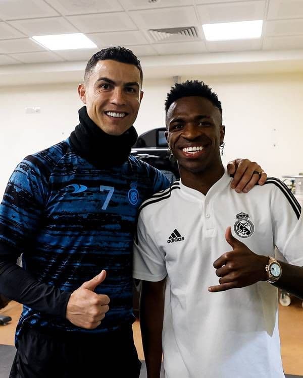 Cristiano Ronaldo critica Bola de Ouro e defende Vini Jr.