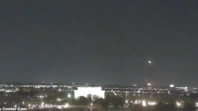 Colisão entre avião e helicóptero gera tragédia nos EUA