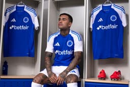 Atacante do Cruzeiro faz declaração polêmica após derrota no vestiário. Reprodução: Globo
