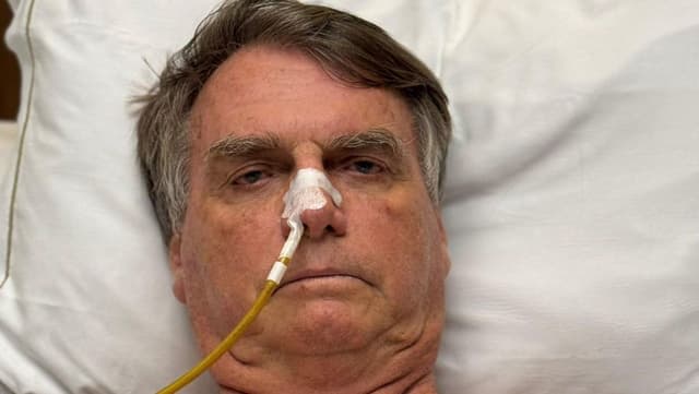 Jair Bolsonaro permanece internado e se alimenta por vias intravenosas devido a problemas intestinais. Reprodução: CNN Brasil