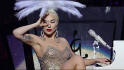 Lady Gaga se prepara para o maior show da carreira na Praia de Copacabana. Reprodução: Globo