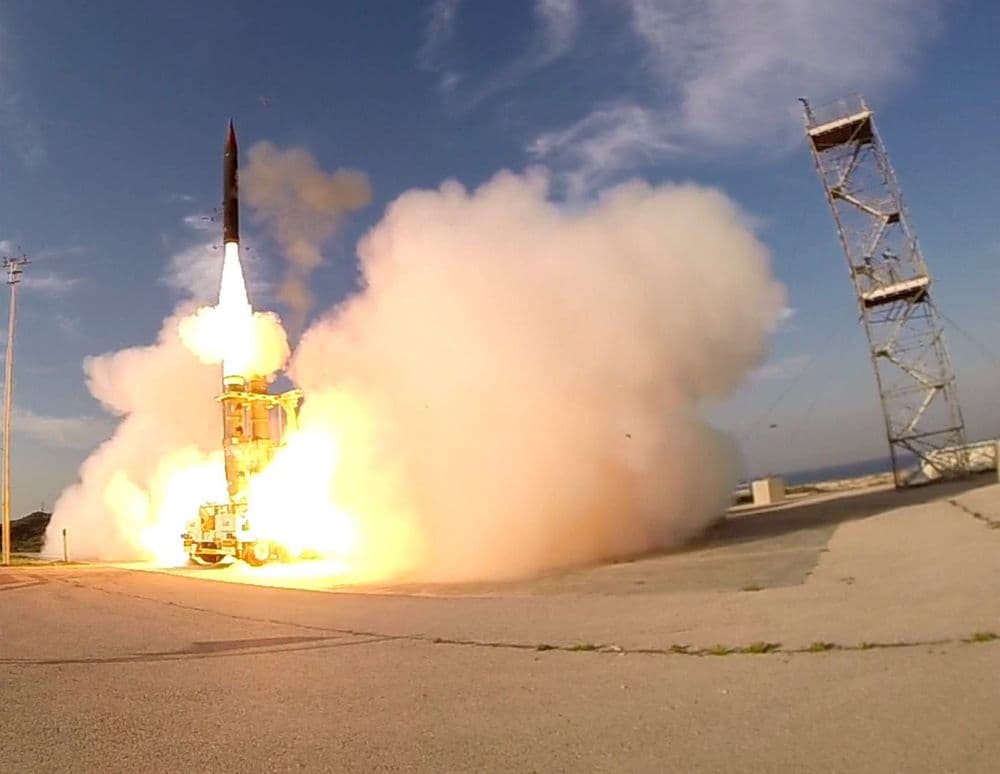Israel realiza testes do sistema de mísseis Arrow contra ameaças do Irã. Reprodução: Business Insider