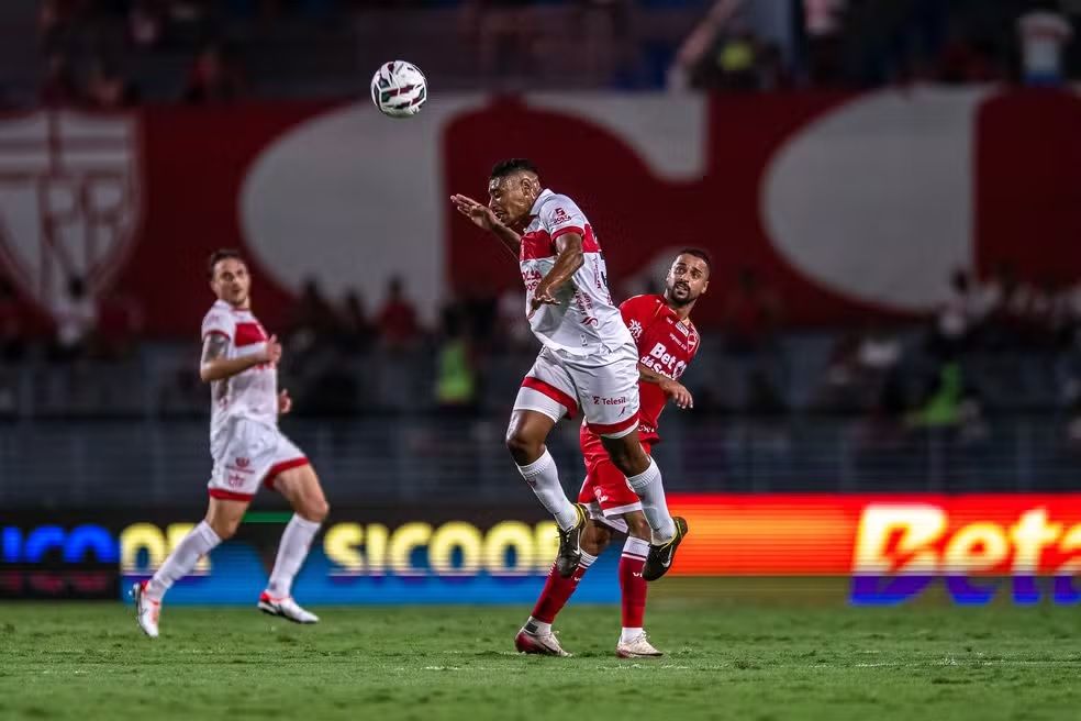 Lyncon brilha com primeiro gol pelo CRB e projeta 'final' contra Fortaleza