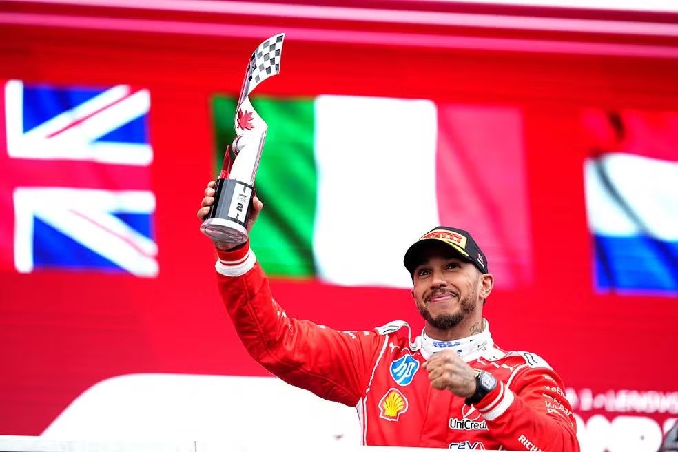 Hamilton pretende manter tática de dispensar simulador da Ferrari