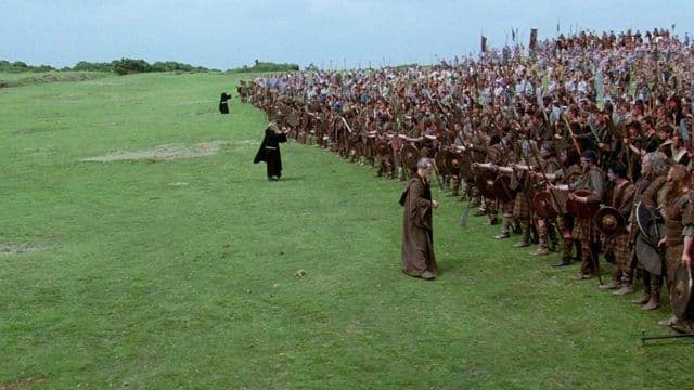 Mel Gibson em cena de uma batalha impactante no cinema. Reprodução: IGN Brasil