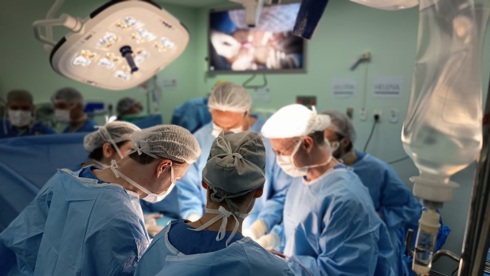 Gêmeas unidas pela cabeça passam pela 3ª cirurgia em Ribeirão Preto. Reprodução: G1