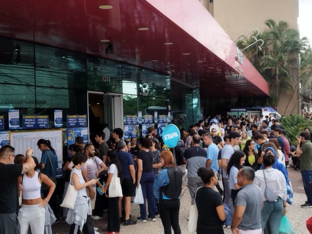 Alunos concentrados durante o 2º dia da Fuvest 2026. Reprodução: G1