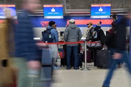 [EUA planeja revisar histórico de redes sociais de viajantes estrangeiros]. Reprodução: Elpais