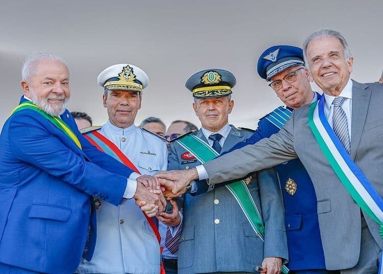 Reajuste de 9% nos Salários Militares: O Que Muda?