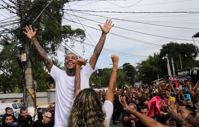 MC Poze do Rodo poderá retomar shows fora do Rio após revogação de medidas cautelares. Reprodução: Globo