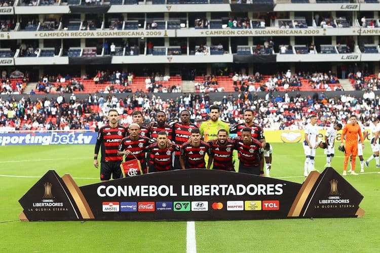 Rubro-negro eliminado precocemente em competições de 2023 e 2024. Reprodução: Globo