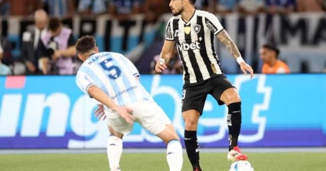 Botafogo é vice na Recopa após derrota para o Racing