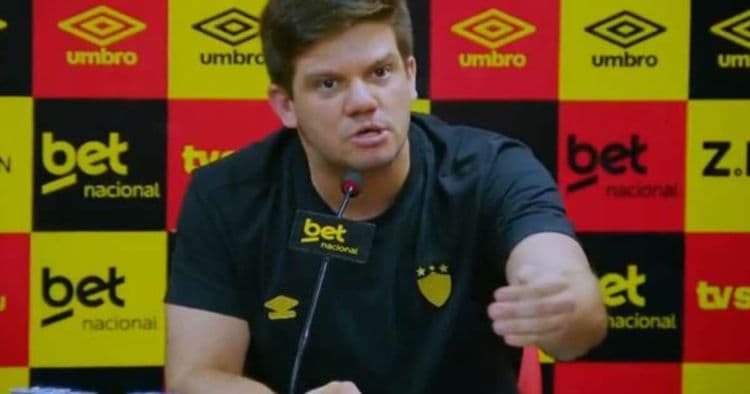 Guilherme Falcão critica arbitragem após polêmica vitória do Palmeiras por pênalti. Reprodução: Terra