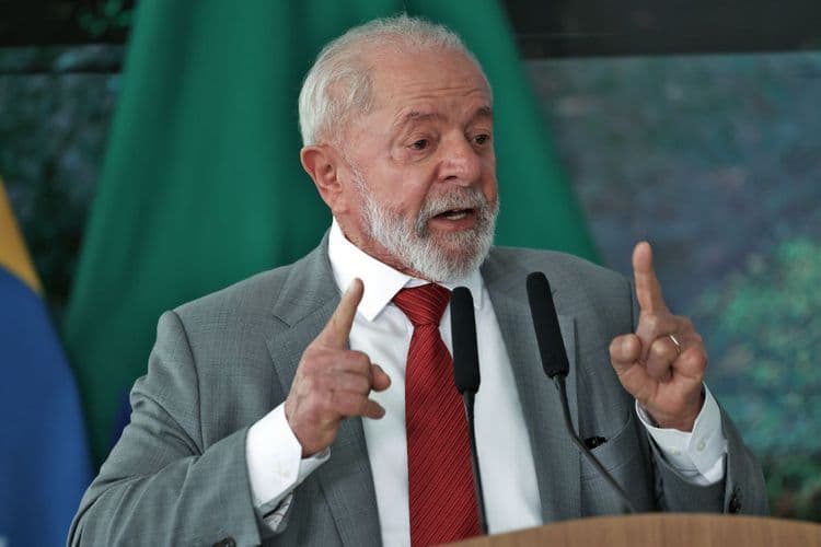 Lula Reforça Influência na Eletrobras com Mantega