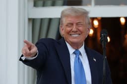 Donald Trump defende pacote orçamentário que pode acrescentar US$ 3,3 trilhões à dívida pública dos EUA. Reprodução: Globo