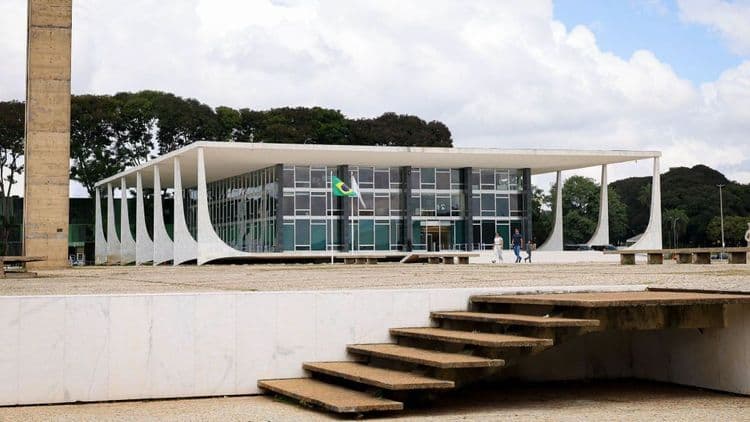Disputa entre Guardas e PMs sobre Policiamento Municipal