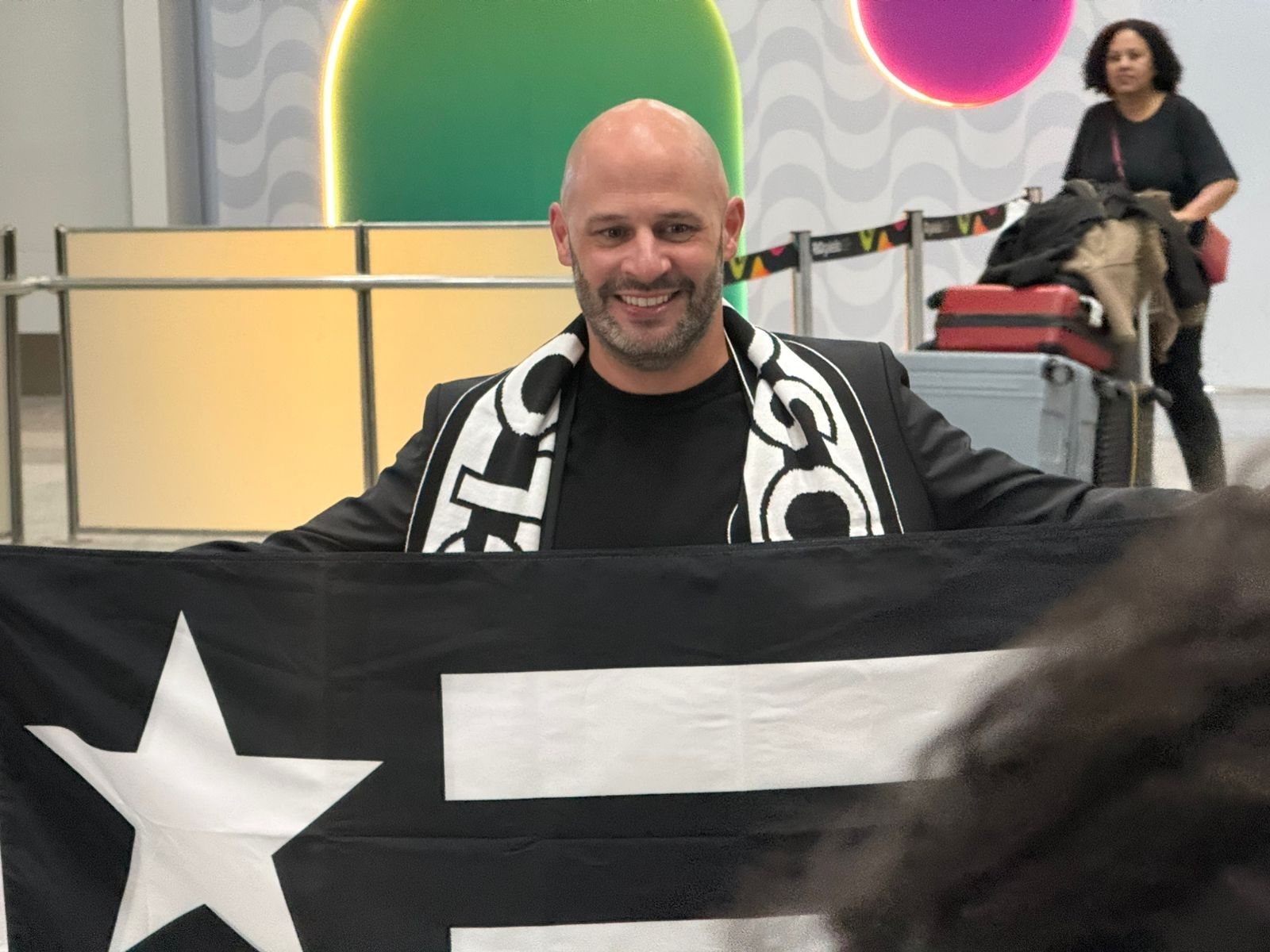 Franclim Carvalho chega ao Rio para assumir o Botafogo. Reprodução: Ge