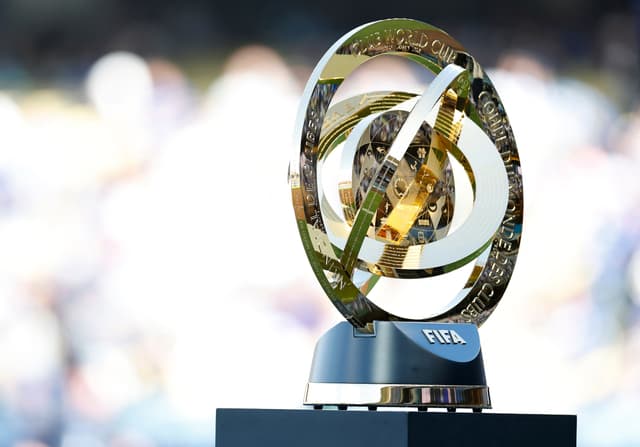 Troféu da Copa do Mundo de Clubes de 2025 em destaque. Reprodução: Globo