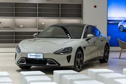 Xiaomi anuncia venda do sedan SU7 na Europa em 2027, após sucesso nas vendas na China. Legenda da imagem. Reprodução: Business Insider