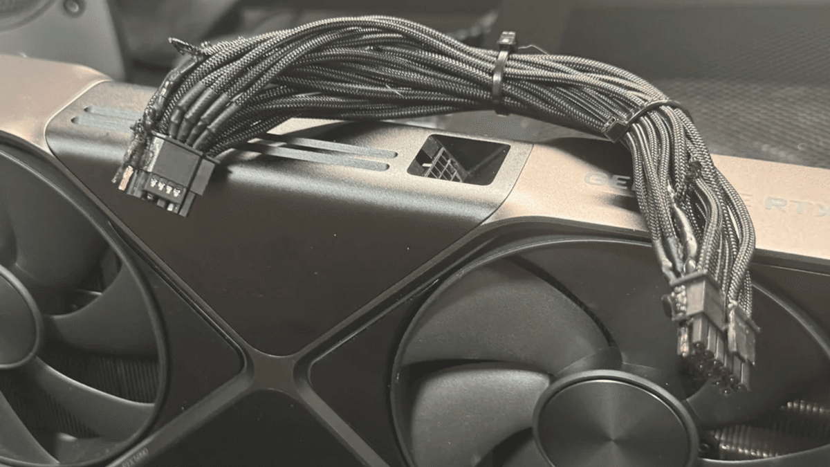 RTX 5090 apresenta casos de conectores queimados